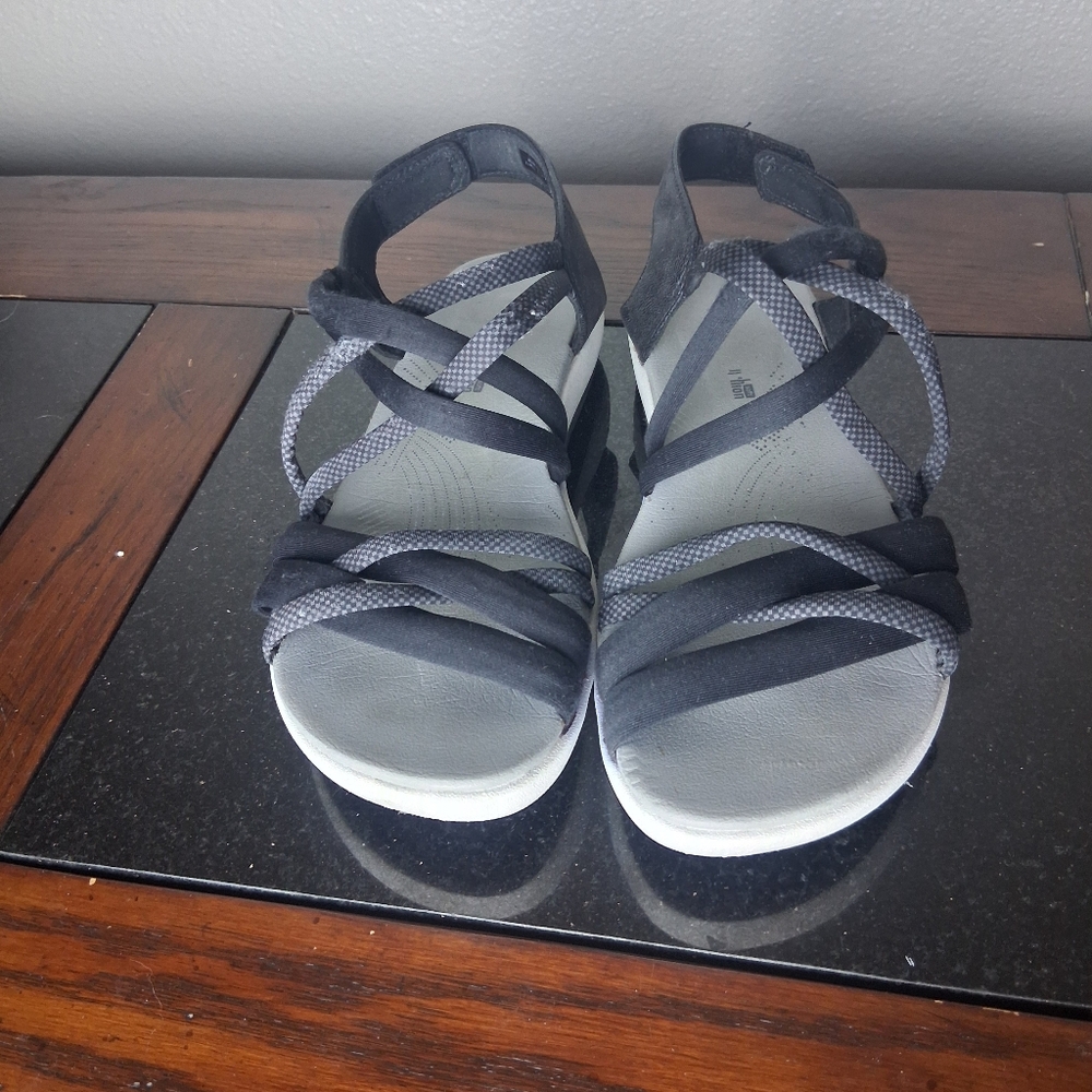 Clarks Soft Cushion Womens Black Cross Detail Sandals Size 6